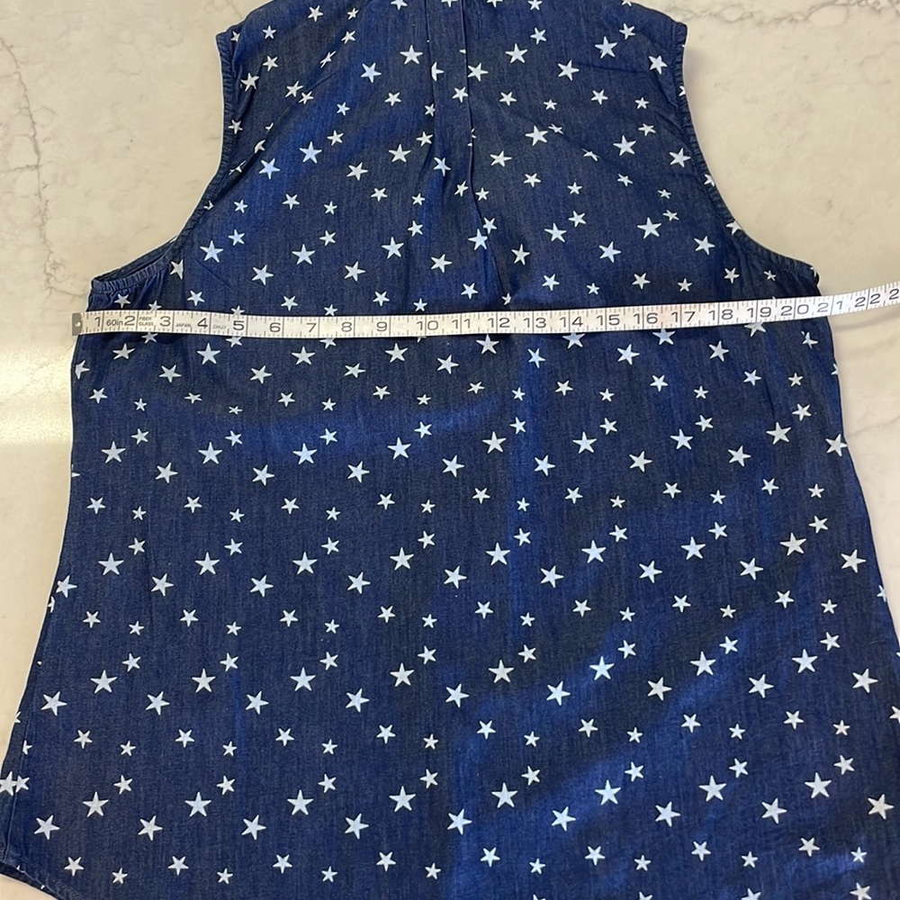 Women’s Lightweight Denim Look Stars Button Up Top . July 4th  Size Large New - Picture 5 of 6